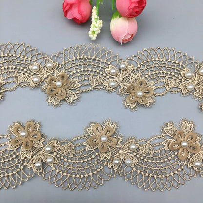 Spitzenband mit Perlen – Festliche Weihnachtsdekoration