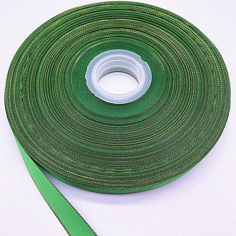 Satinband mit goldenem Rand