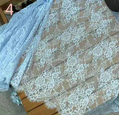 Edler Spitzenstoff – festliche Dekoration