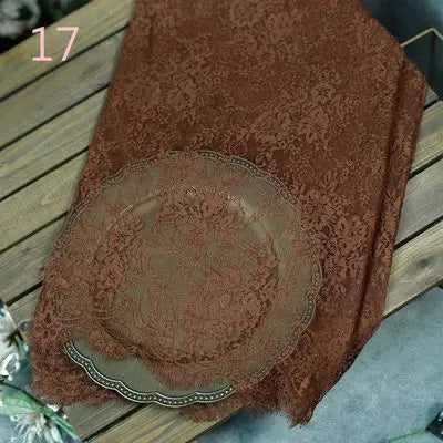 Edler Spitzenstoff – festliche Dekoration