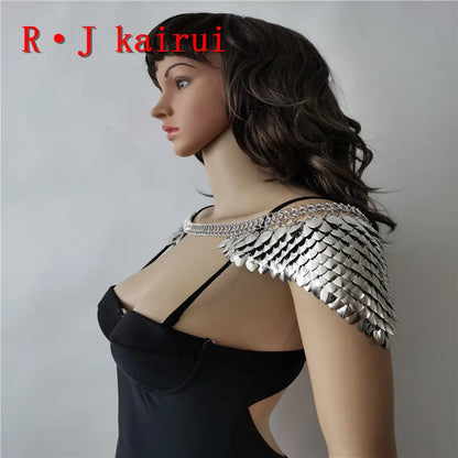 Schulterkette – Gold Scale Design