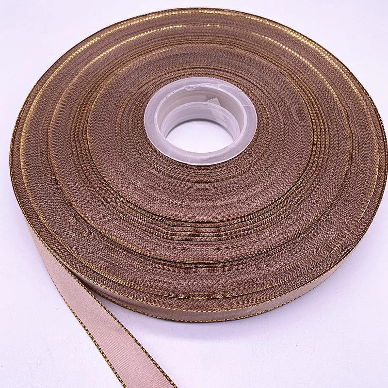 Satinband mit goldenem Rand