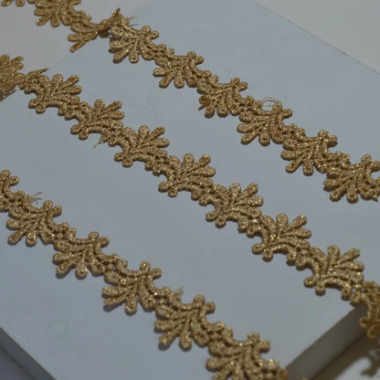 Goldspitze – Festliche Weihnachtsdekoration