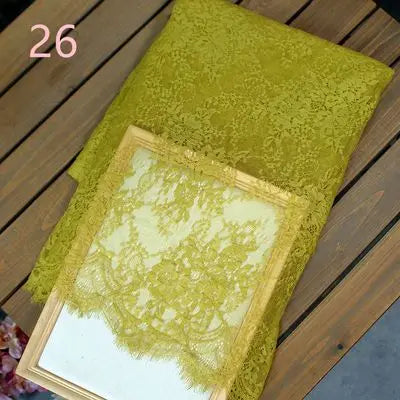 Edler Spitzenstoff – festliche Dekoration