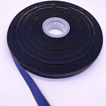 Satinband mit goldenem Rand