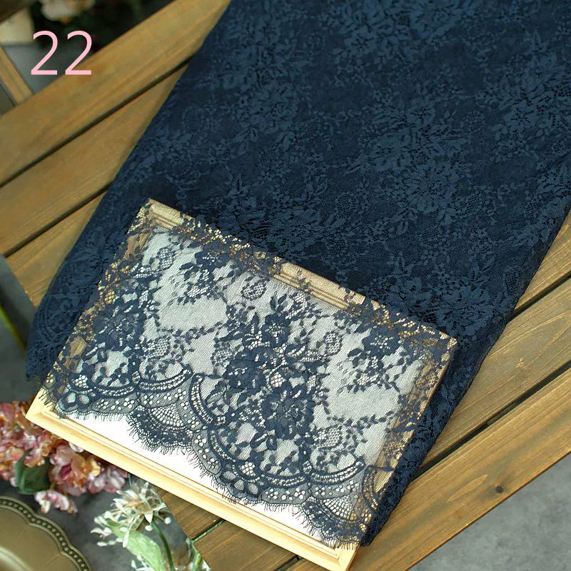 Edler Spitzenstoff – festliche Dekoration