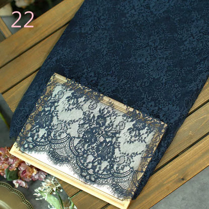 Edler Spitzenstoff – festliche Dekoration