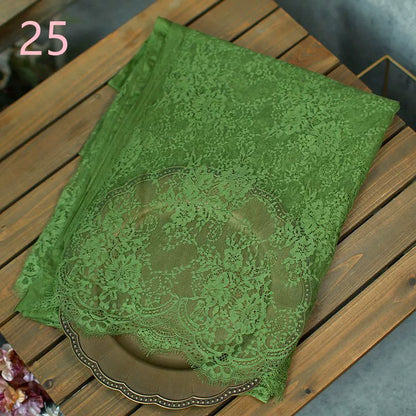 Edler Spitzenstoff – festliche Dekoration