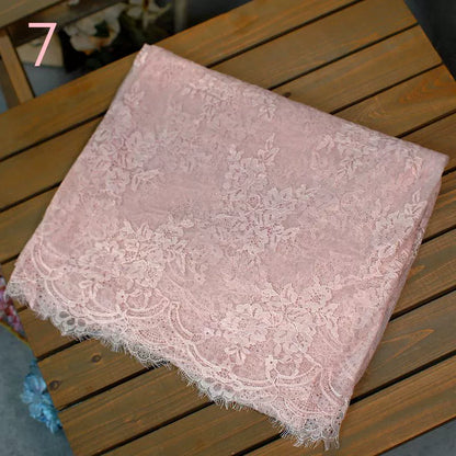 Edler Spitzenstoff – festliche Dekoration