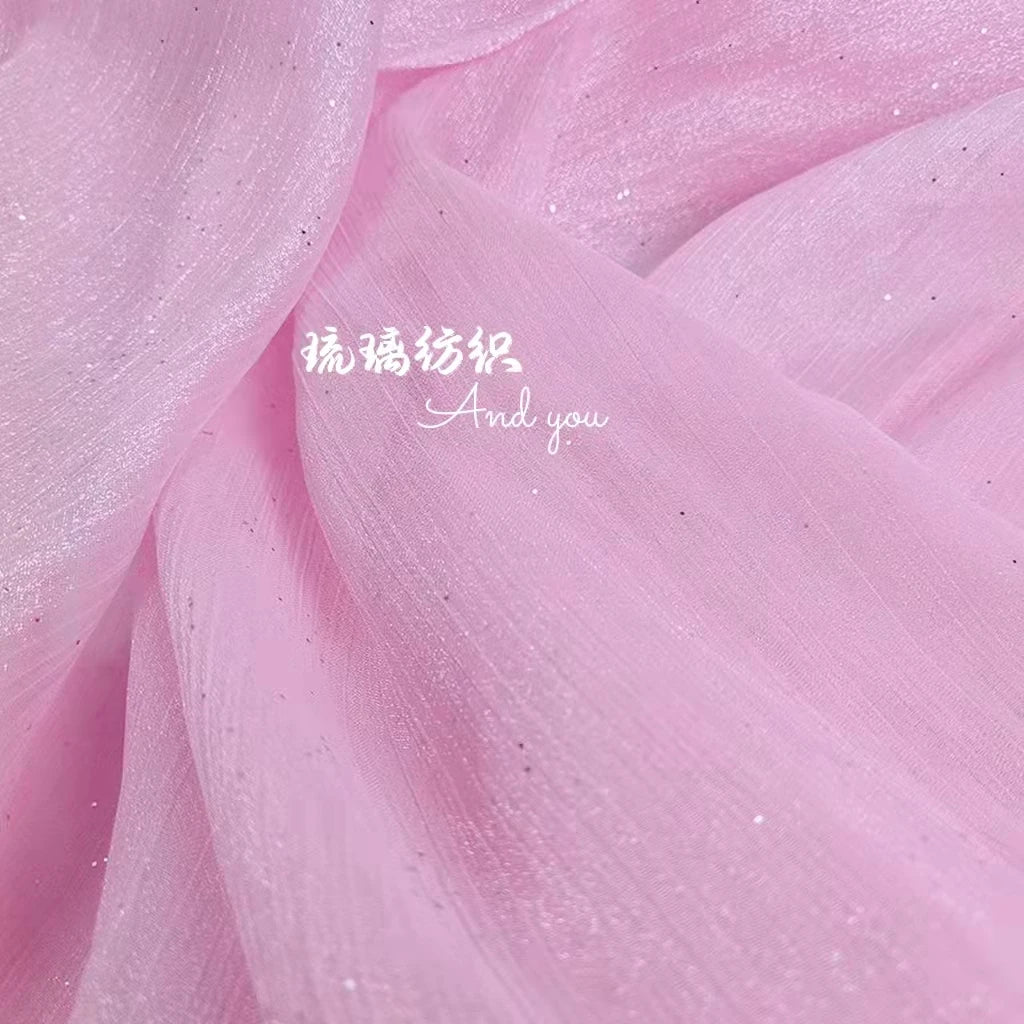 Glitzernder Organza-Stoff – funkelnde Weihnachtsdeko