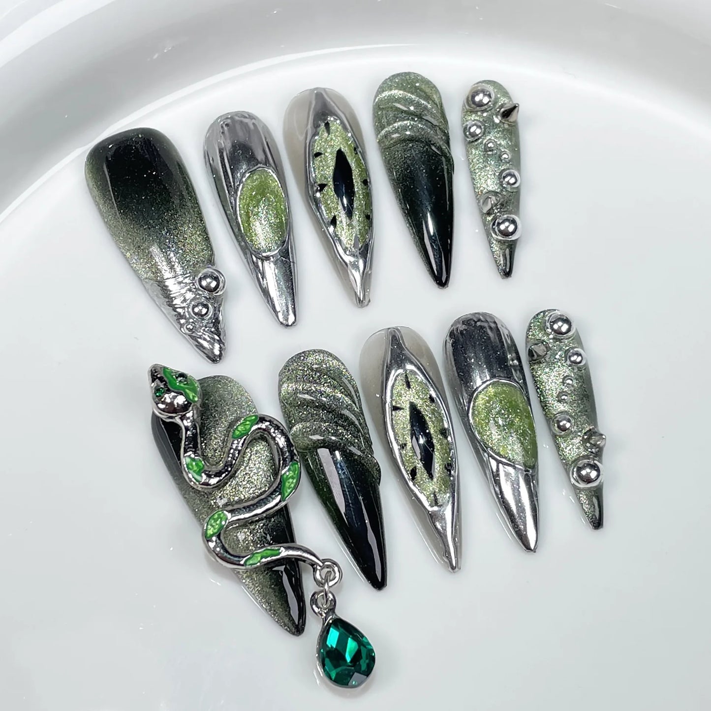 Stiletto Press-On Nails – Luxus-Designs