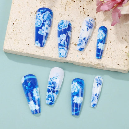 Press-On Nails – Porzellan-Eleganz