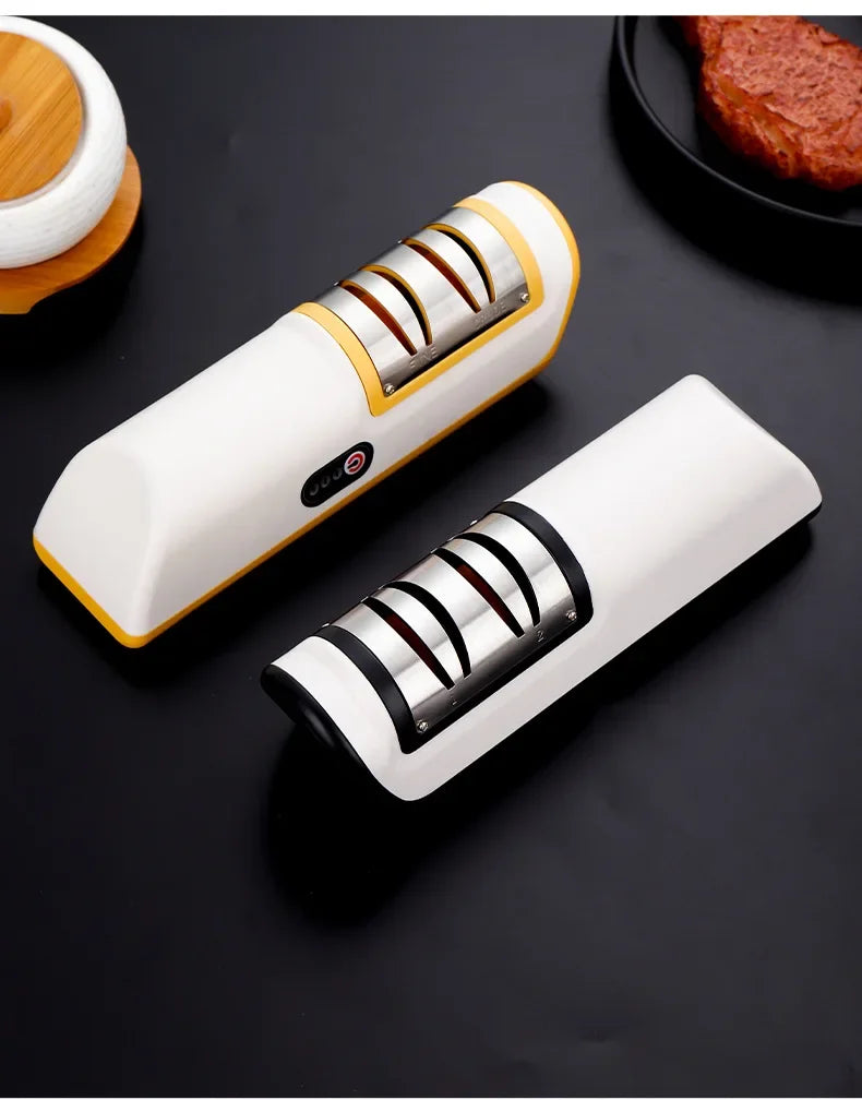 Scharf in Sekunden- elektrischer Messerschärfer - sunny.side-Productions