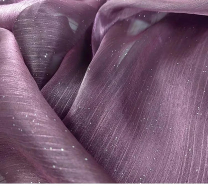 Glitzernder Organza-Stoff – funkelnde Weihnachtsdeko