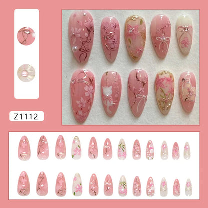 Press-On Nails – Blumendesign
