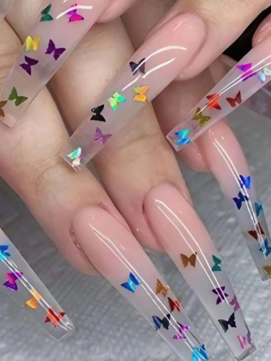 Nailart – Schimmernde Magie - sunny.side-Productions