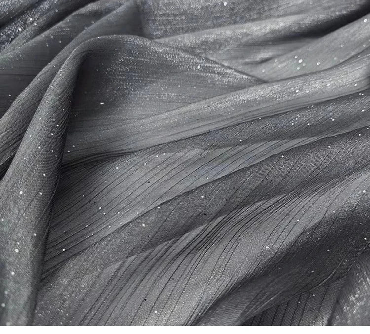 Glitzernder Organza-Stoff – funkelnde Weihnachtsdeko