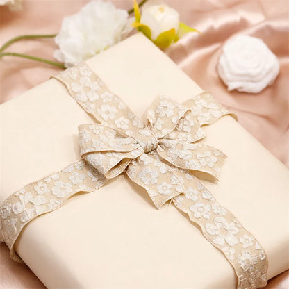 Wellenrandband – Festliche Weihnachtsdekoration