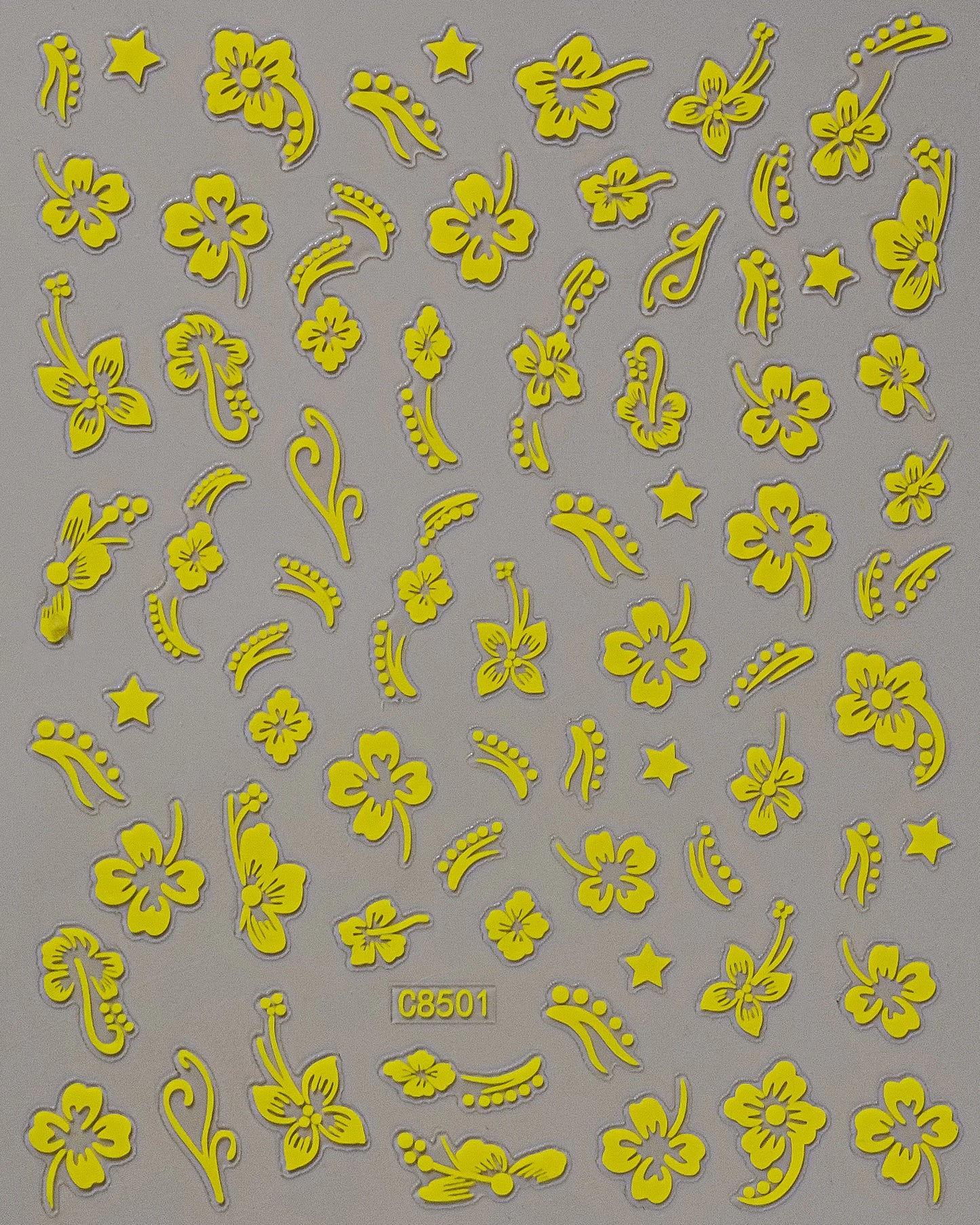 Nailsticker – Florale Reliefkunst