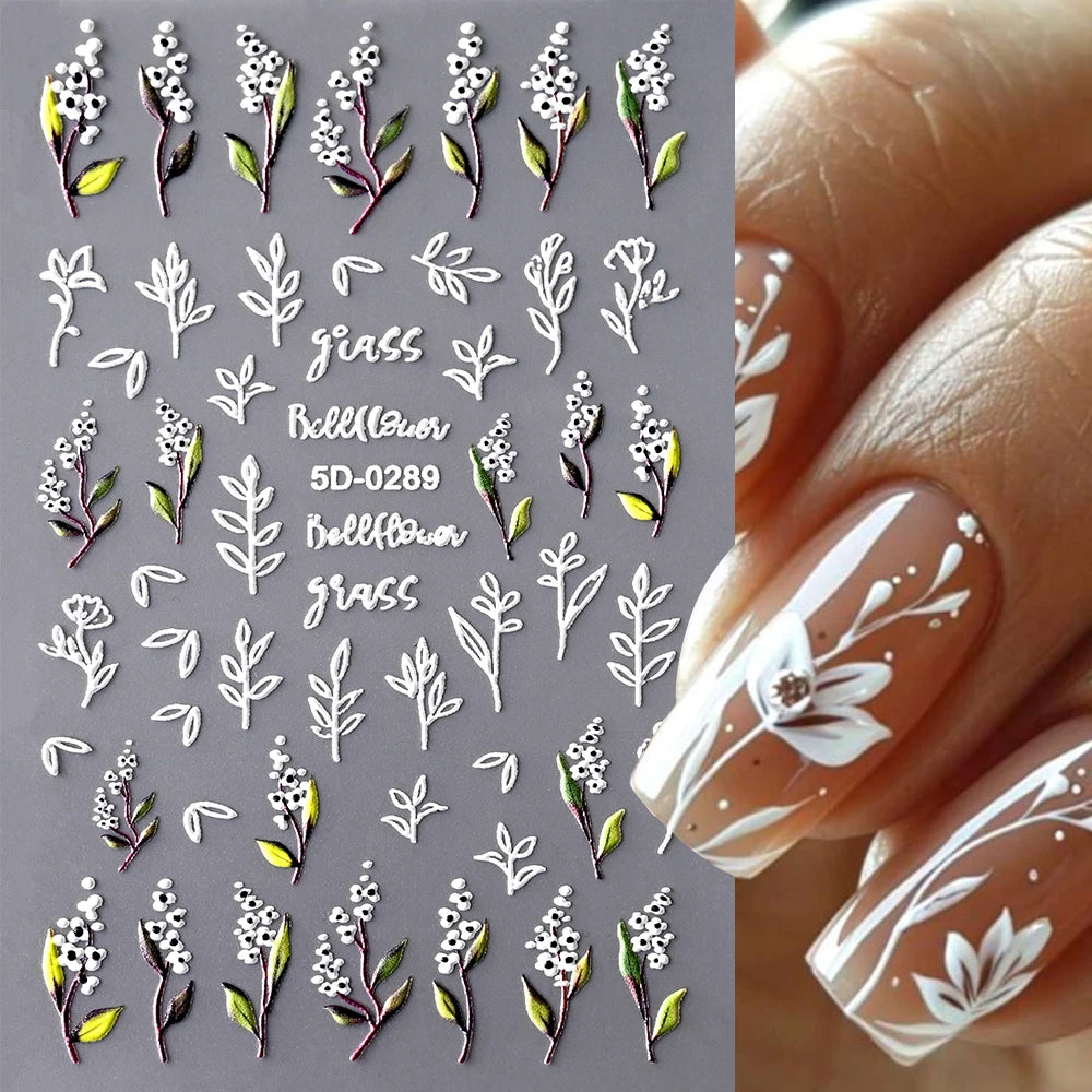 Nailsticker – Florale Reliefkunst