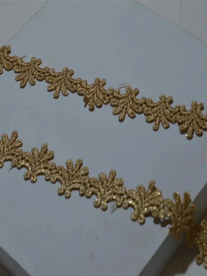 Goldspitze – Festliche Weihnachtsdekoration