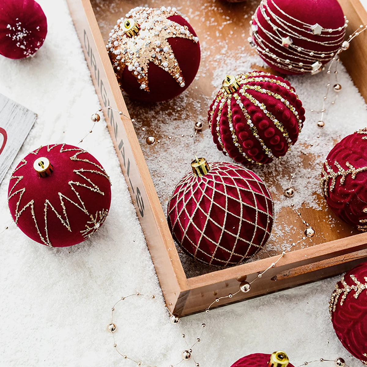 Weihnachtskugeln – Roter Samt-Look