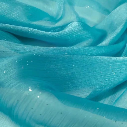 Glitzernder Organza-Stoff – funkelnde Weihnachtsdeko