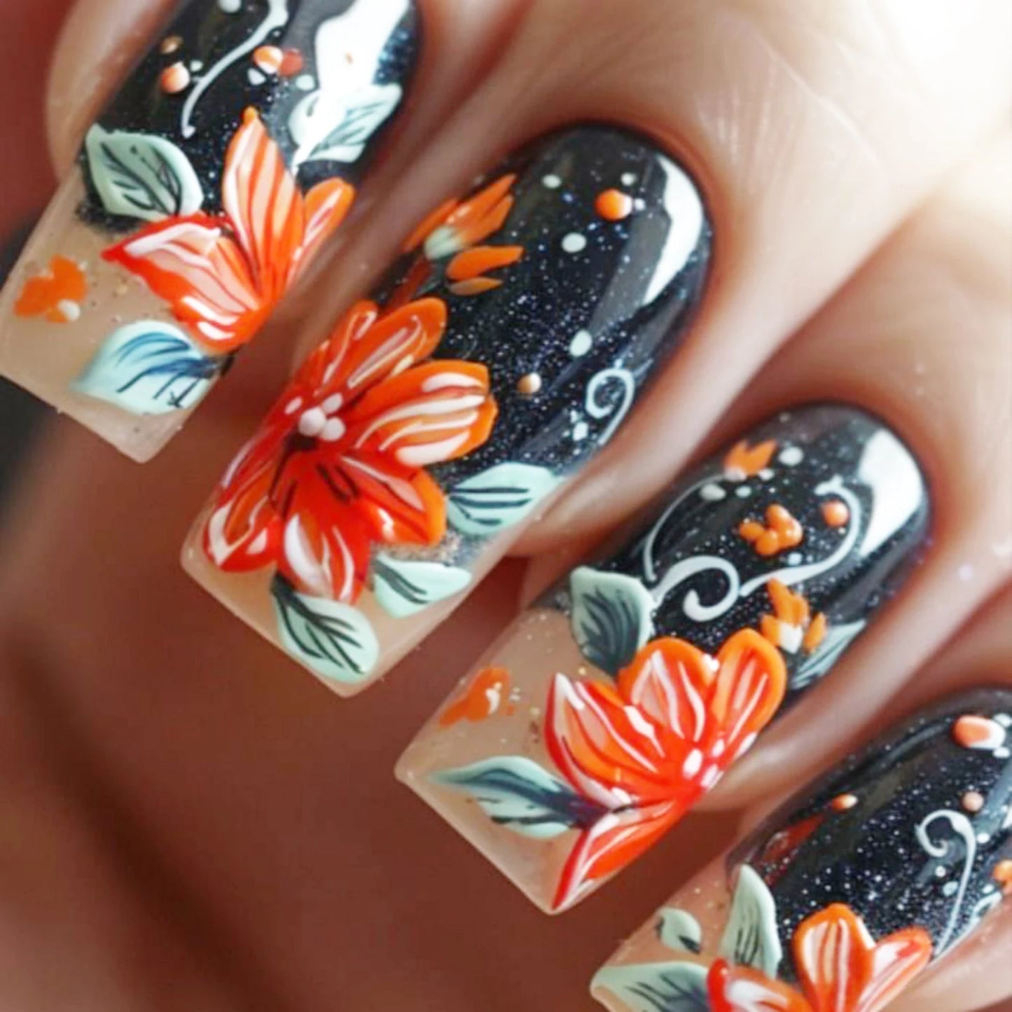 Press-On Nails – Porzellan-Eleganz