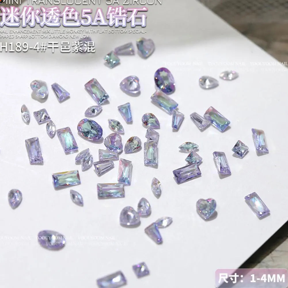 Glänzende Nailart – Strasssteine