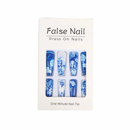 Press-On Nails – Porzellan-Eleganz