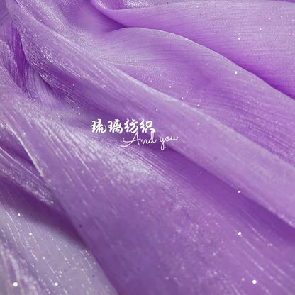 Glitzernder Organza-Stoff – funkelnde Weihnachtsdeko