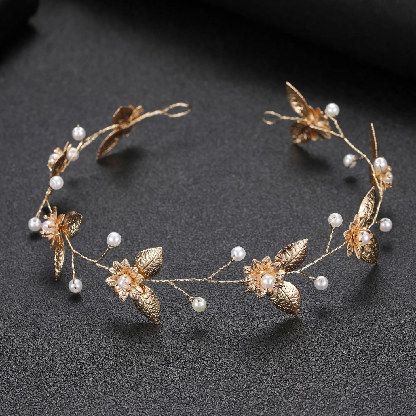 Elegantes Haarband – Gold & Perlen