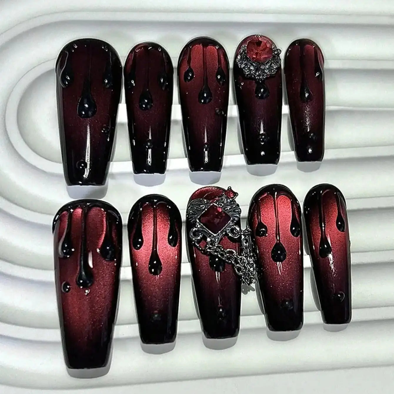 Press-On Nails – Dark Blood Red